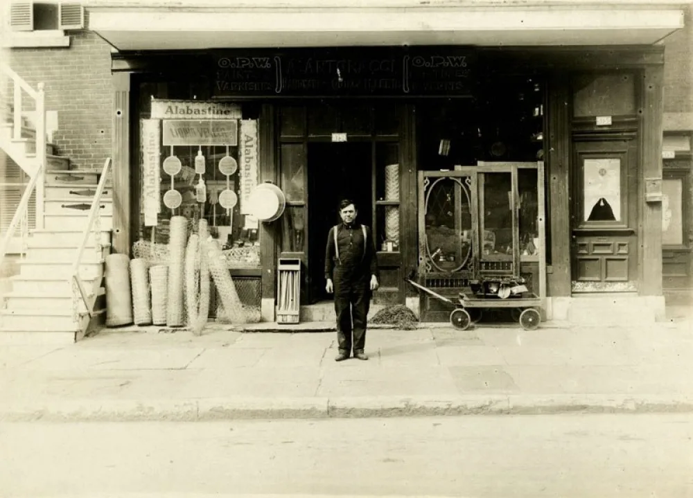 Quincaillerie A Antonacci rue Saint Hubert Montreal 1910