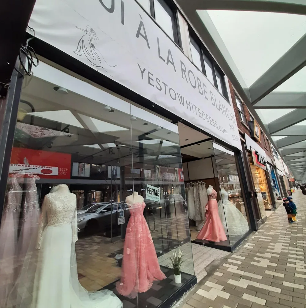 OUI À LA ROBE BLANCHE